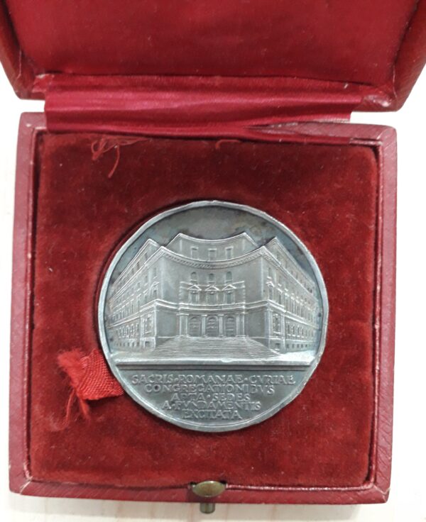 Medalla de Plata Papa PIO XI año 1937 con Caja Original - Imagen 2